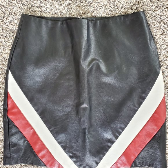 Vera & Lucy 'Stripe In' Faux Leather Mini Skirt Size M - Picture 6 of 6